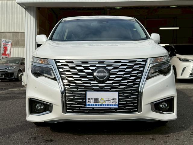 エルグランド ２５０ハイウェイスターＳ　ナビ取付パッケージ　全周囲カメラ　両側電動スライドドア　ワンタッチオートスライドドア　リモコンオートバックドア　スマートキー　３列シート　ＣＶＴ　アルミホイール　ＡＢＳ　ＥＳＣ（12枚目）