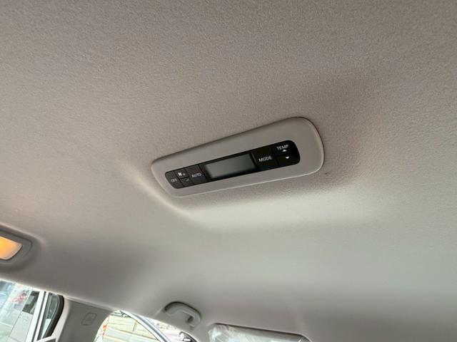 エルグランド ２５０ハイウェイスターＳ　ナビ取付パッケージ　全周囲カメラ　両側電動スライドドア　ワンタッチオートスライドドア　リモコンオートバックドア　スマートキー　３列シート　ＣＶＴ　アルミホイール　ＡＢＳ　ＥＳＣ（25枚目）