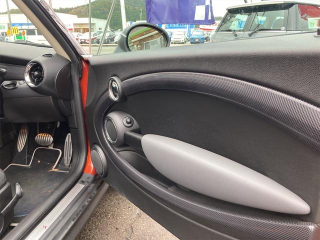 クーパーS ETC アルミホイール HID ミュージックプレイヤー接続可 CD サンルーフ ターボ スマートキー 電動格納ミラー AT 記録簿 エアコン パワーステアリング(7枚目)