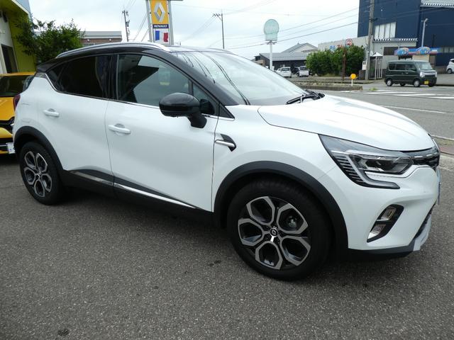 キャプチャー インテンス　ハーフレザー　ＡｐｐｌｅＣａｒＰｌａｙ　Ｂｌｕｅｔｏｏｔｈ　ＬＥＤヘッドライト　アダプティブクルーズコントロール　全周囲カメラ　シートヒーター　ハンドルヒーター　スマートキー（3枚目）