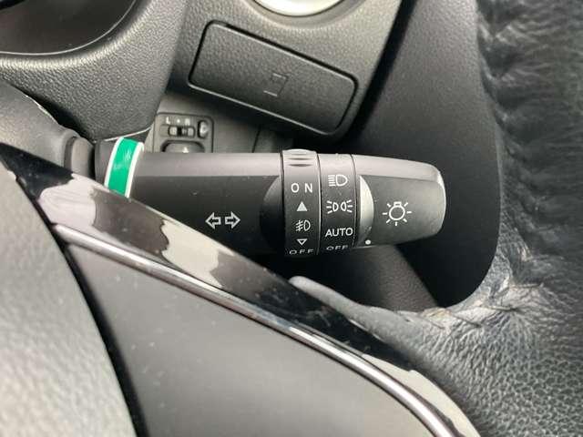 夕暮れ時やトンネル内への進入時等に自動でライトオン！オートライト機能付☆