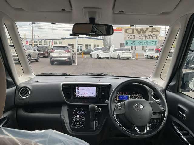 機能的で使いやすい内装になっております！ドリンクホルダーや収納スペースがたくさんあり便利☆