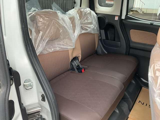 後席の方にもゆったりとくつろいで頂ける空間になっております♪