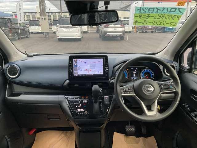 機能的で使いやすい内装になっております！ドリンクホルダーや収納スペースがたくさんあり便利☆