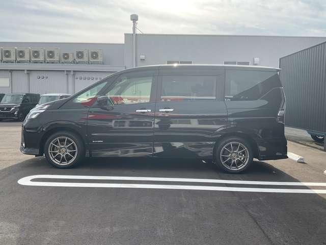 セレナ ２．０　ハイウェイスター　Ｖ　４ＷＤ　１０インチナビ・アラウンドビューモニター・（2枚目）