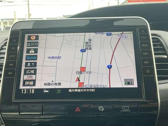 セレナ ２．０　ハイウェイスター　Ｖ　４ＷＤ　１０インチナビ・アラウンドビューモニター・（6枚目）