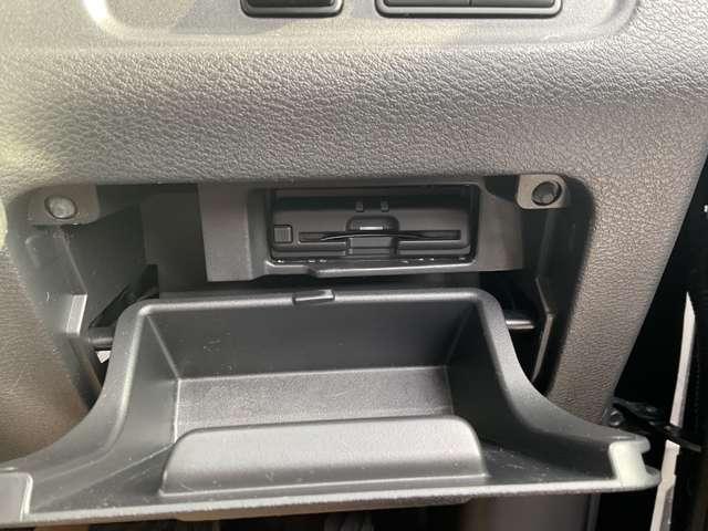 セレナ ２．０　ハイウェイスター　Ｖ　４ＷＤ　１０インチナビ・アラウンドビューモニター・（11枚目）