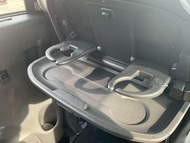 セレナ ２．０　ハイウェイスター　Ｖ　４ＷＤ　１０インチナビ・アラウンドビューモニター・（18枚目）