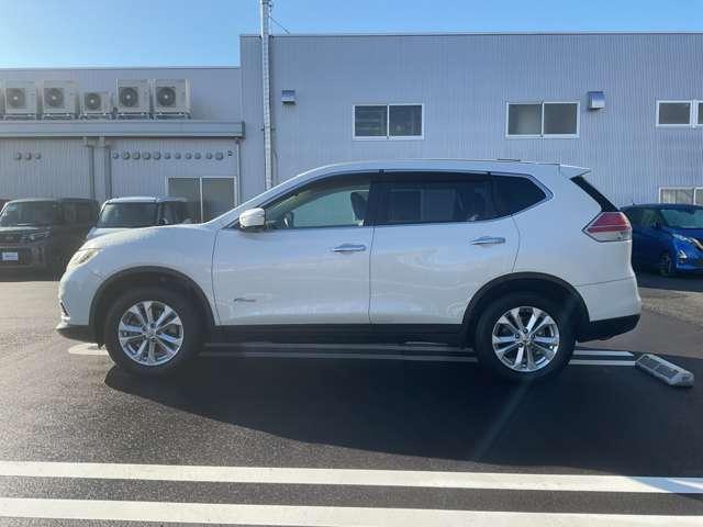 エクストレイル 2.0 20X ハイブリッド エマージェンシーブレーキパッケージ 4WD メーカーナビ・アラウンドビューモニター・(2枚目)