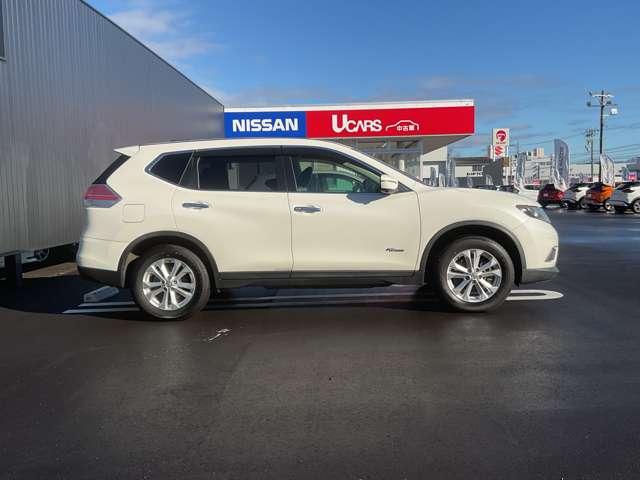 エクストレイル 2.0 20X ハイブリッド エマージェンシーブレーキパッケージ 4WD メーカーナビ・アラウンドビューモニター・(3枚目)