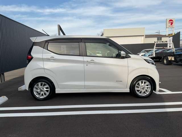 デイズ ６６０　ハイウェイスターＸ　９インチナビ・アラウンドビューモニター・（4枚目）