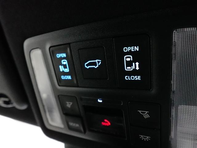 ノア ハイブリッドＳ－Ｚ　ＰＣＳ　横滑り防止機能　１オナ　寒冷地　ＬＥＤヘッドライト　クルコン　盗難防止装置　エアコン　三列シート　キーレス　アルミホイール　１００Ｖ電源　４ＷＤ　リアオートエアコン　スマートキー　ＥＴＣ（19枚目）