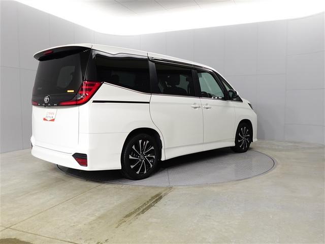 ノア S-Z アルミホイール TV デュアルエアコン クルーズコントロール 盗難防止装置 LEDライト 両側自動ドア キーレス 横滑り防止 ワンオーナー 三列シート DVD再生 スマートキー エアコン ETC(6枚目)