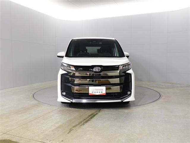 ノア S-Z アルミホイール TV デュアルエアコン クルーズコントロール 盗難防止装置 LEDライト 両側自動ドア キーレス 横滑り防止 ワンオーナー 三列シート DVD再生 スマートキー エアコン ETC(9枚目)