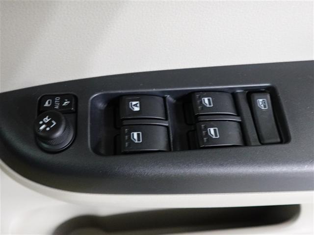 運転席のパワーウインドスイッチで全席窓の開閉・ロック操作ができます。