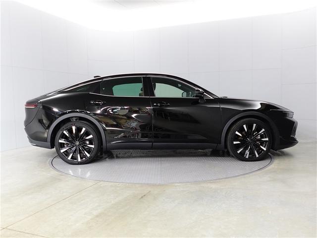 クラウンクロスオーバー ＲＳアドバンスド　１オーナー　衝突回避　オートクルーズコントロール　横滑り防止　フルセグＴＶ　パワーシート　レザーシート　ＬＥＤ　アルミホイール　ＡＣ１００Ｖ　スマートキー　ナビ＆ＴＶ　ＡＢＳ　フルオートエアコン（7枚目）