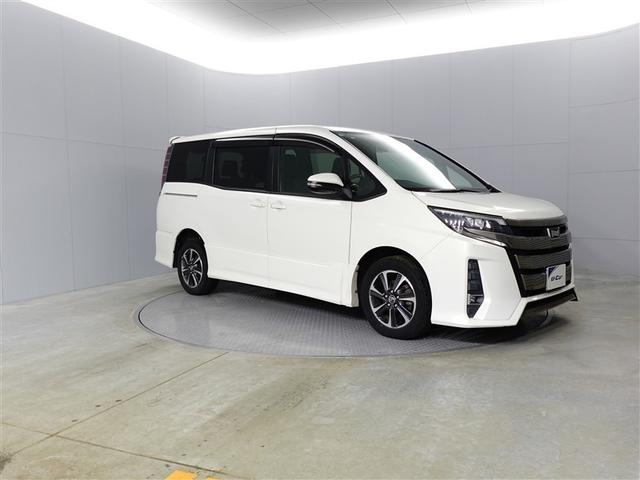 ノア Ｓｉ　フルタイム４ＷＤ　ナビ＆ＴＶ　両側オートスライドドア　ミュージックプレイヤー接続可　リアクーラー　ＬＥＤヘッドライト　スマートキー　クルーズコントロール　フルセグ　ＥＳＣ　寒冷地仕様車　３列シート（8枚目）