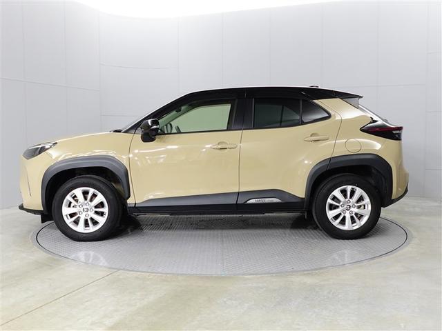 ヤリスクロス Ｇ　衝突軽減装置　ＥＳＣ　ＬＥＤヘッドライト　サイドエアバッグ　Ａクルコン　ワンオーナー　盗難防止装置　アルミ　オートエアコン　ドライブレコーダー　スマートキー　バックカメラ　４ＷＤ　ＡＢＳ　キーレス（3枚目）