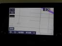 ハイブリッドＺ　ドライブレコーダ　インテリジェントキー　アルミホイル　ＬＥＤライト　１オ－ナ－　リアカメラ　クルーズコントロール　横滑り防止システム　ナビＴＶ　メモリーナビゲーション　電動シ－ト　パワステ　キーフリー（24枚目）