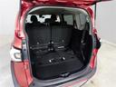 サードシートをセカンドシートの下に納めれば広いラゲージスペースが出現!大きな荷物も収納できます♪