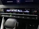 エアコンは運転席と助手席で異なる快適温度に設定できるデュアルオートエアコンです!