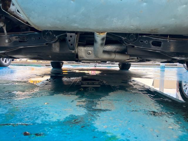 プリウス Ｓ　メモリーナビ　フルセグＴＶ　バックカメラ　Ｂｌｕｅｔｏｏｔｈオーディオ　ＥＴＣ　スマートキー　プッシュスタート　オートエアコン　電動格納ミラー　ハイブリッド（7枚目）