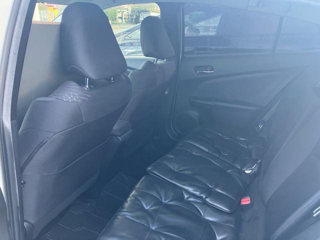 プリウス Ｓ　メモリーナビ　フルセグＴＶ　バックカメラ　Ｂｌｕｅｔｏｏｔｈオーディオ　ＥＴＣ　スマートキー　プッシュスタート　オートエアコン　電動格納ミラー　ハイブリッド（13枚目）