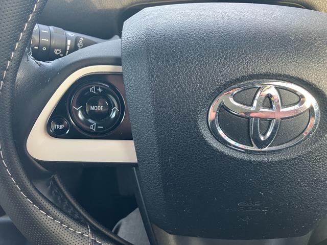 プリウス Ｓ　メモリーナビ　フルセグＴＶ　バックカメラ　Ｂｌｕｅｔｏｏｔｈオーディオ　ＥＴＣ　スマートキー　プッシュスタート　オートエアコン　電動格納ミラー　ハイブリッド（22枚目）
