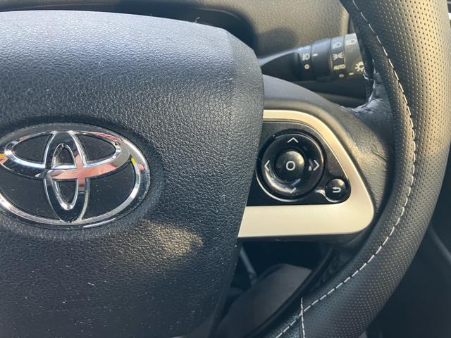 プリウス Ｓ　メモリーナビ　フルセグＴＶ　バックカメラ　Ｂｌｕｅｔｏｏｔｈオーディオ　ＥＴＣ　スマートキー　プッシュスタート　オートエアコン　電動格納ミラー　ハイブリッド（23枚目）