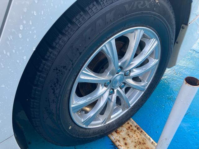 プリウス Ｓ　メモリーナビ　フルセグＴＶ　バックカメラ　Ｂｌｕｅｔｏｏｔｈオーディオ　ＥＴＣ　スマートキー　プッシュスタート　オートエアコン　電動格納ミラー　ハイブリッド（28枚目）