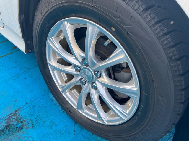 プリウス Ｓ　メモリーナビ　フルセグＴＶ　バックカメラ　Ｂｌｕｅｔｏｏｔｈオーディオ　ＥＴＣ　スマートキー　プッシュスタート　オートエアコン　電動格納ミラー　ハイブリッド（29枚目）