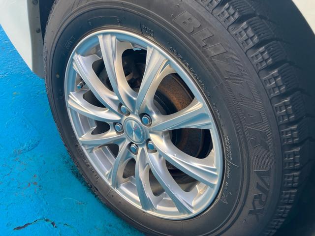 プリウス Ｓ　メモリーナビ　フルセグＴＶ　バックカメラ　Ｂｌｕｅｔｏｏｔｈオーディオ　ＥＴＣ　スマートキー　プッシュスタート　オートエアコン　電動格納ミラー　ハイブリッド（30枚目）