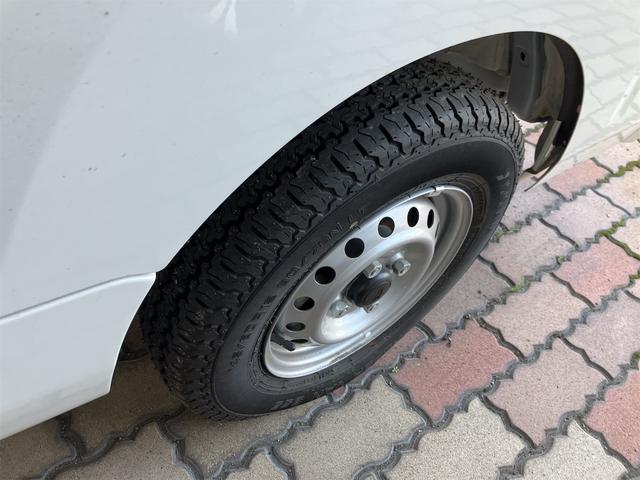 ハイゼットトラック 　４ＷＤ　ＣＶＴ　衝突被害軽減システム　クリアランスソナー　アイドリングストップ　オートライト　ゲートプロテクター　テールゲートチェーン　ロングバイザー　ラバーマット　荷台マット（7枚目）