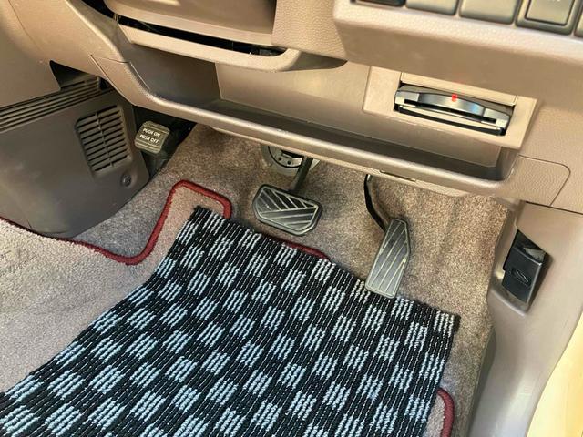 アルトラパンショコラ X ETC ナビ オートライト HID スマートキー アイドリングストップ 電動格納ミラー ベンチシート CVT 盗難防止システム ABS 衝突安全ボディ エアコン パワーステアリング パワーウィンドウ(29枚目)