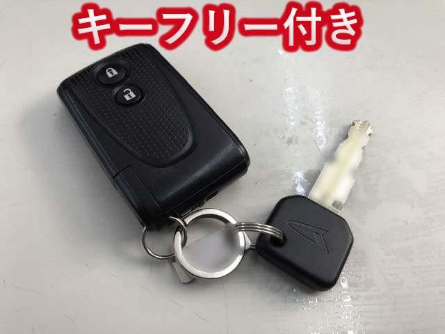 カスタム　Ｘリミテッド　ｂｌｕｅｔｏｏｔｈ搭載　ＳＤナビ　バックカメラ　キーフリー(4枚目)