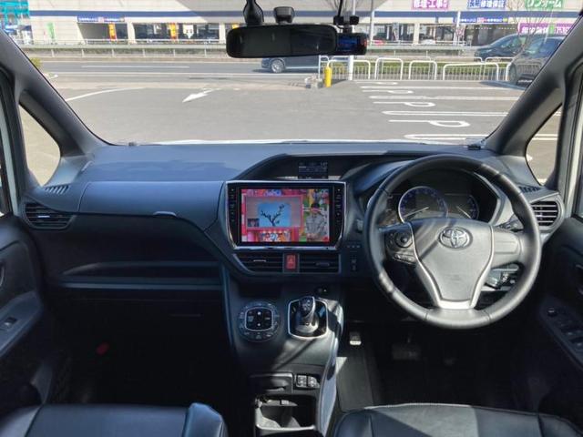 ハイブリッドV 社外 10インチ メモリーナビ/フリップダウンモニター 社外 11.4インチ/ヘッドランプ HID/ETC/EBD付ABS/横滑り防止装置/アイドリングストップ/エアバッグ 運転席 両側電動スライド(4枚目)