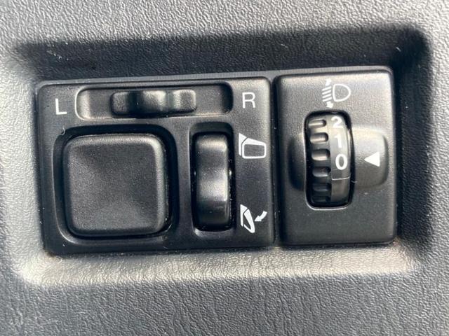 ヒョウジュン ETC/ABS/ルーフレール/エアバッグ 運転席/エアバッグ 助手席/パワーウインドウ/キーレスエントリー/パワーステアリング/4WD/マニュアルエアコン 禁煙車 シートヒーター(15枚目)