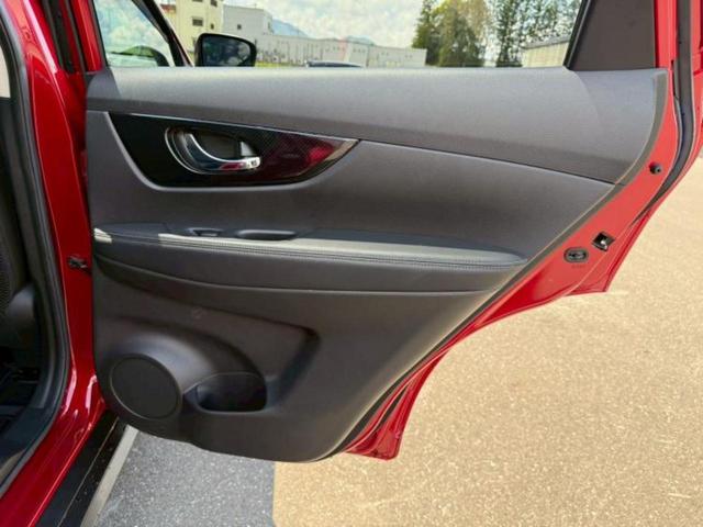エクストレイル ４ＷＤ２０Ｘｉ　Ｖセレクション　保証書／純正　９インチ　ＳＤナビ／インテリジェントルームミラー／衝突安全装置／シートヒーター／全方位モニター／車線逸脱防止支援システム／シート　合皮／パーキングアシスト　バックガイド　全周囲カメラ（26枚目）