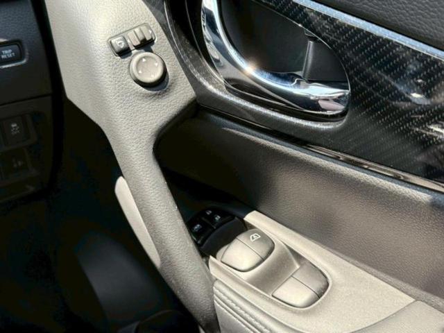 エクストレイル ４ＷＤ２０Ｘｉ　Ｖセレクション　保証書／純正　９インチ　ＳＤナビ／インテリジェントルームミラー／衝突安全装置／シートヒーター／全方位モニター／車線逸脱防止支援システム／シート　合皮／パーキングアシスト　バックガイド　全周囲カメラ（33枚目）
