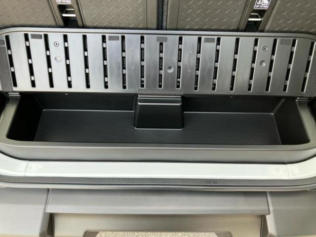 ジムニー ４ＷＤ　ＸＣ　保証書／セーフティサポート（スズキ）／シートヒーター　前席／車線逸脱防止支援システム／ヘッドランプ　ＬＥＤ／ＡＢＳ／横滑り防止装置／アイドリングストップ／クルーズコントロール／禁煙車　ワンオーナー（25枚目）