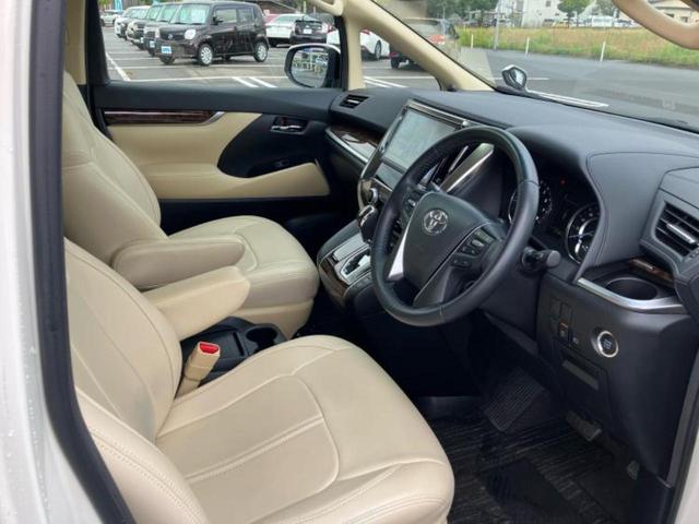 アルファード X 新品タイヤ/保証書/純正 10インチ SDナビ/フリップダウンモニター 純正 12.8インチ/トヨタセーフティセンス/両側電動スライドドア/車線逸脱防止支援システム/ヘッドランプ LED バックカメラ(4枚目)