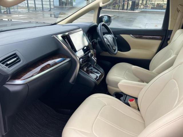 アルファード X 新品タイヤ/保証書/純正 10インチ SDナビ/フリップダウンモニター 純正 12.8インチ/トヨタセーフティセンス/両側電動スライドドア/車線逸脱防止支援システム/ヘッドランプ LED バックカメラ(7枚目)