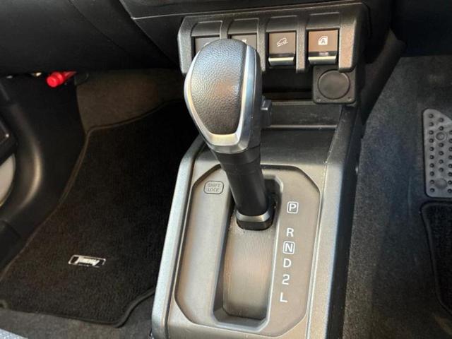 ジムニー 4WD XC 新品タイヤ/保証書/純正 SDナビ/セーフティサポート(スズキ)/シートヒーター/車線逸脱防止支援システム/ドライブレコーダー 社外/ヘッドランプ LED/Bluetooth接続/EBD付ABS(17枚目)