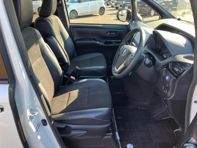 ノア ハイブリッドSiダブルバイビー 新品タイヤ/保証書/純正 10インチ メモリーナビ/フリップダウンモニター 純正 12.1インチ/トヨタセーフティセンス/両側電動スライドドア/シートヒーター 前席/車線逸脱防止支援システム 禁煙車(5枚目)