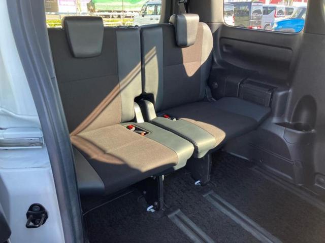 ノア ハイブリッドSiダブルバイビー 新品タイヤ/保証書/純正 10インチ メモリーナビ/フリップダウンモニター 純正 12.1インチ/トヨタセーフティセンス/両側電動スライドドア/シートヒーター 前席/車線逸脱防止支援システム 禁煙車(7枚目)