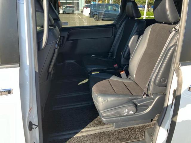 ノア ハイブリッドSiダブルバイビー 新品タイヤ/保証書/純正 10インチ メモリーナビ/フリップダウンモニター 純正 12.1インチ/トヨタセーフティセンス/両側電動スライドドア/シートヒーター 前席/車線逸脱防止支援システム 禁煙車(19枚目)