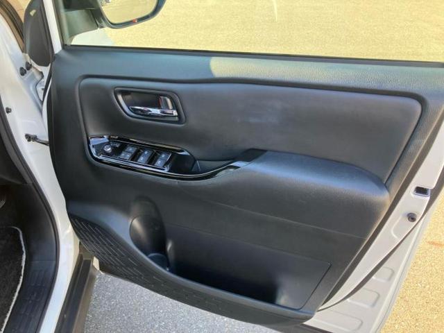 ノア ハイブリッドSiダブルバイビー 新品タイヤ/保証書/純正 10インチ メモリーナビ/フリップダウンモニター 純正 12.1インチ/トヨタセーフティセンス/両側電動スライドドア/シートヒーター 前席/車線逸脱防止支援システム 禁煙車(23枚目)