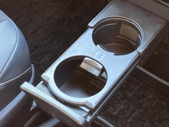 ノア ハイブリッドSiダブルバイビー 新品タイヤ/保証書/純正 10インチ メモリーナビ/フリップダウンモニター 純正 12.1インチ/トヨタセーフティセンス/両側電動スライドドア/シートヒーター 前席/車線逸脱防止支援システム 禁煙車(40枚目)