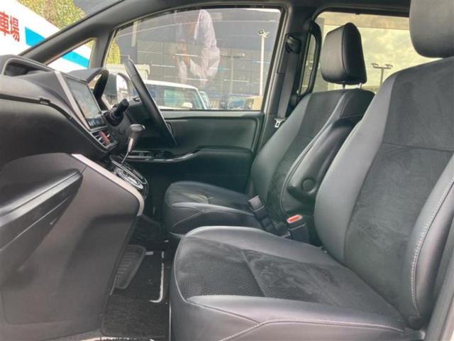 ヴォクシー ＺＳキラメキ３　保証書／純正　１０インチ　ＳＤナビ／フリップダウンモニター　純正　１２．１インチ／衝突安全装置／両側電動スライドドア／車線逸脱防止支援システム／シート　ハーフレザー／ヘッドランプ　ＬＥＤ　後席モニター（5枚目）