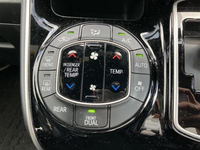 ヴォクシー ＺＳキラメキ３　保証書／純正　１０インチ　ＳＤナビ／フリップダウンモニター　純正　１２．１インチ／衝突安全装置／両側電動スライドドア／車線逸脱防止支援システム／シート　ハーフレザー／ヘッドランプ　ＬＥＤ　後席モニター（12枚目）